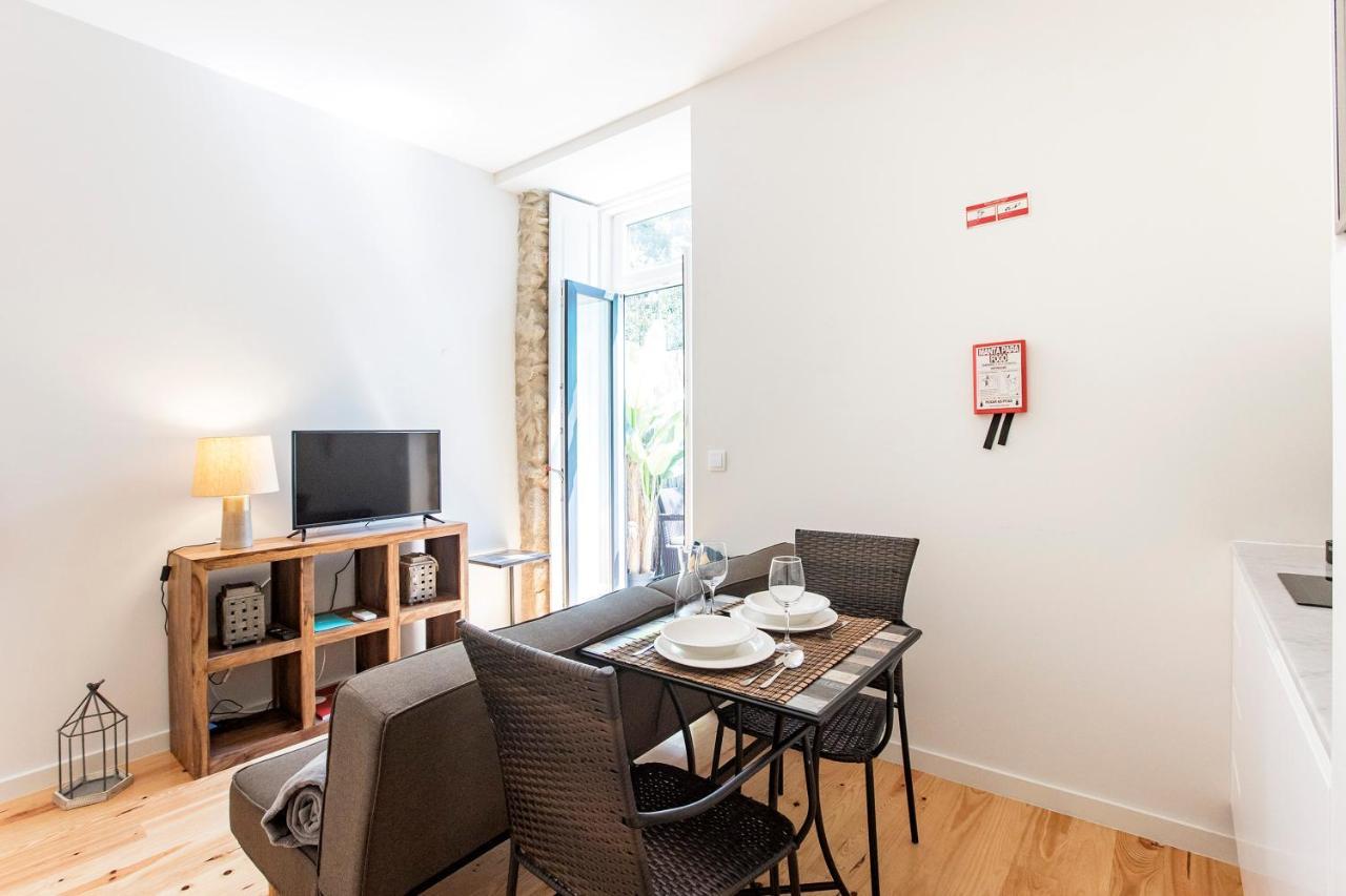 Central Studio W/ Pool, Ac & Patio By Lovelystay Porto Exterior photo