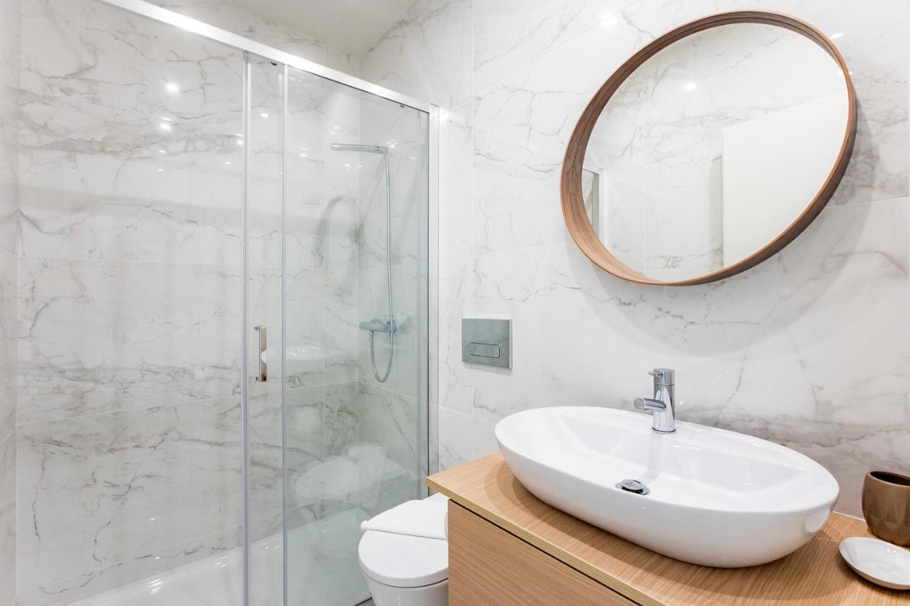 Central Studio W/ Pool, Ac & Patio By Lovelystay Porto Exterior photo